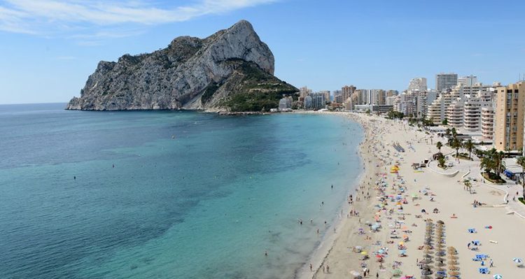 Hotel a 500 m de la playa con piscina y wifi gratuita en Calpe (Costa Blanca)