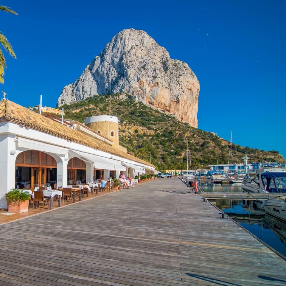 Hotel a 500 m de la playa con piscina y wifi gratuita en Calpe (Costa Blanca)