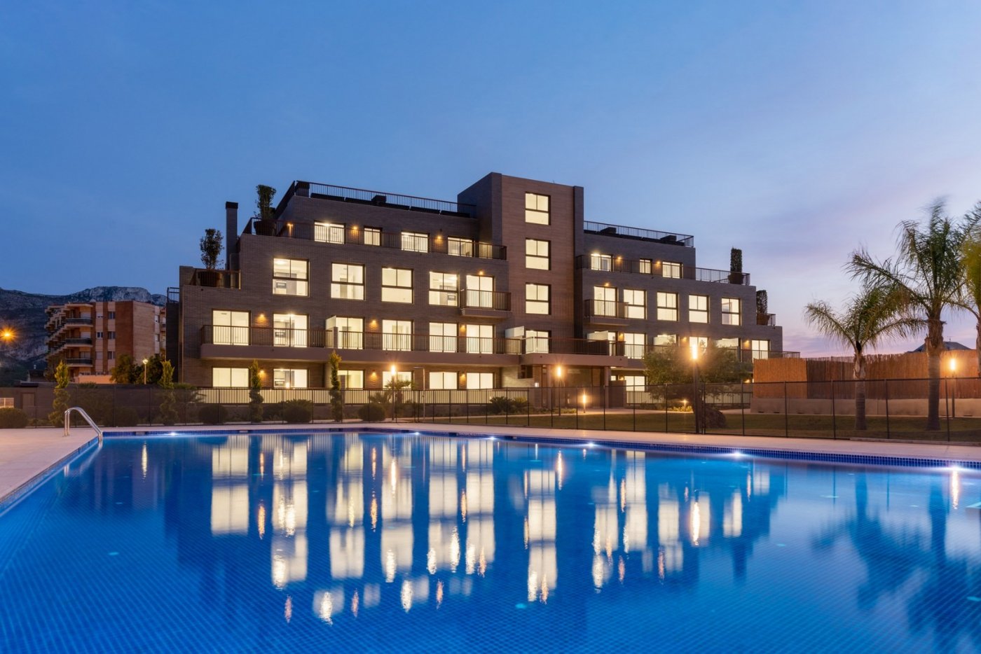 Nieuwbouw appartement 2 slaapkamers, zwembad, parkeerplaats en berging op 400 m van het strand in Denia (Alicante)
