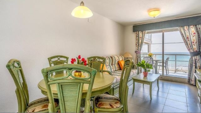 Apartamento 2 dormitorios en Primera Línea de Playa en Calpe-CostaBlanca.