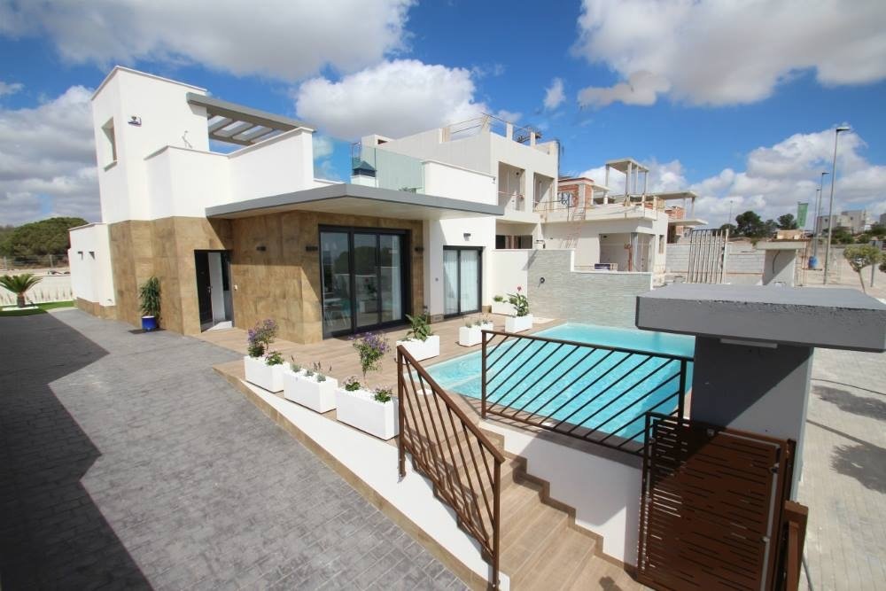 Villa for sale in San Miguel de Salinas