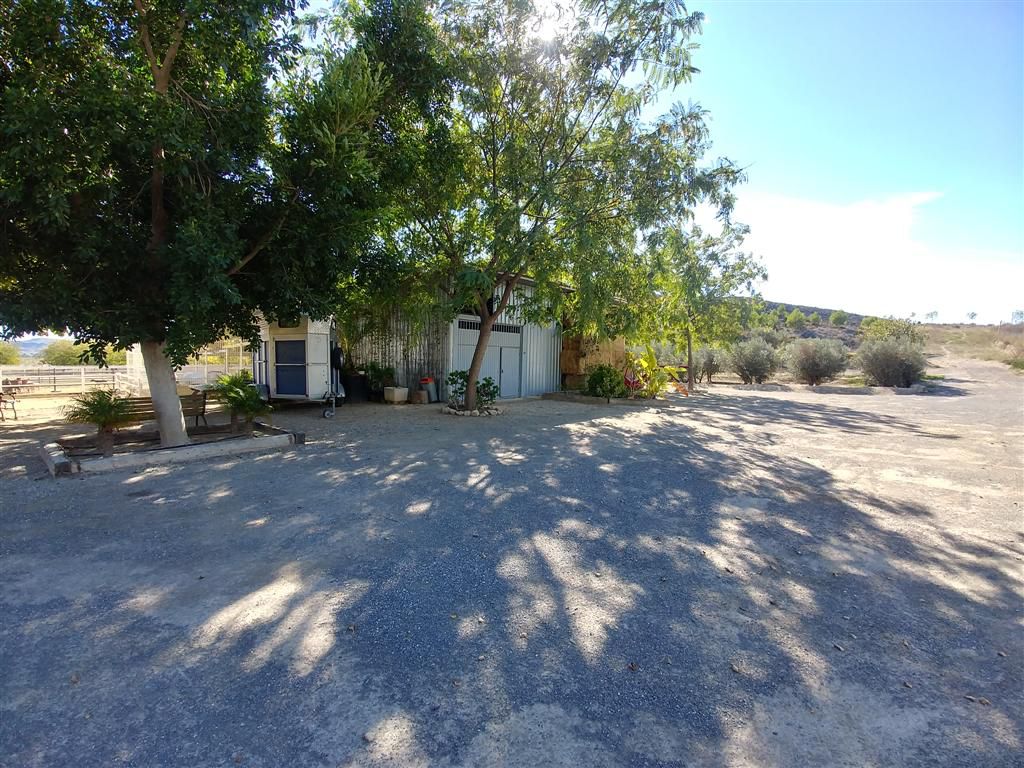 Country Property salgai in Alicante