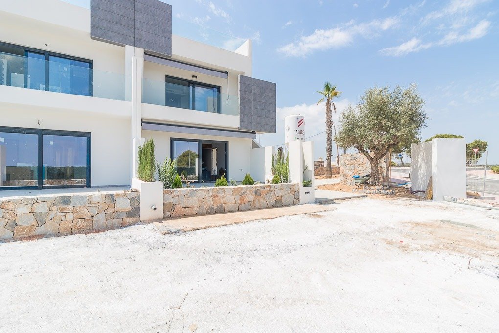 New construction residential complex in Torrevieja (Costa Blanca South)