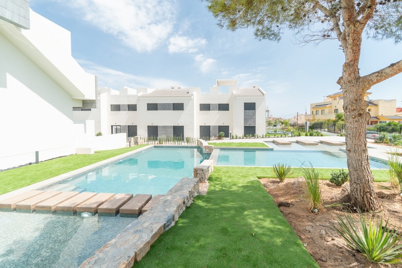 New construction residential complex in Torrevieja (Costa Blanca South)