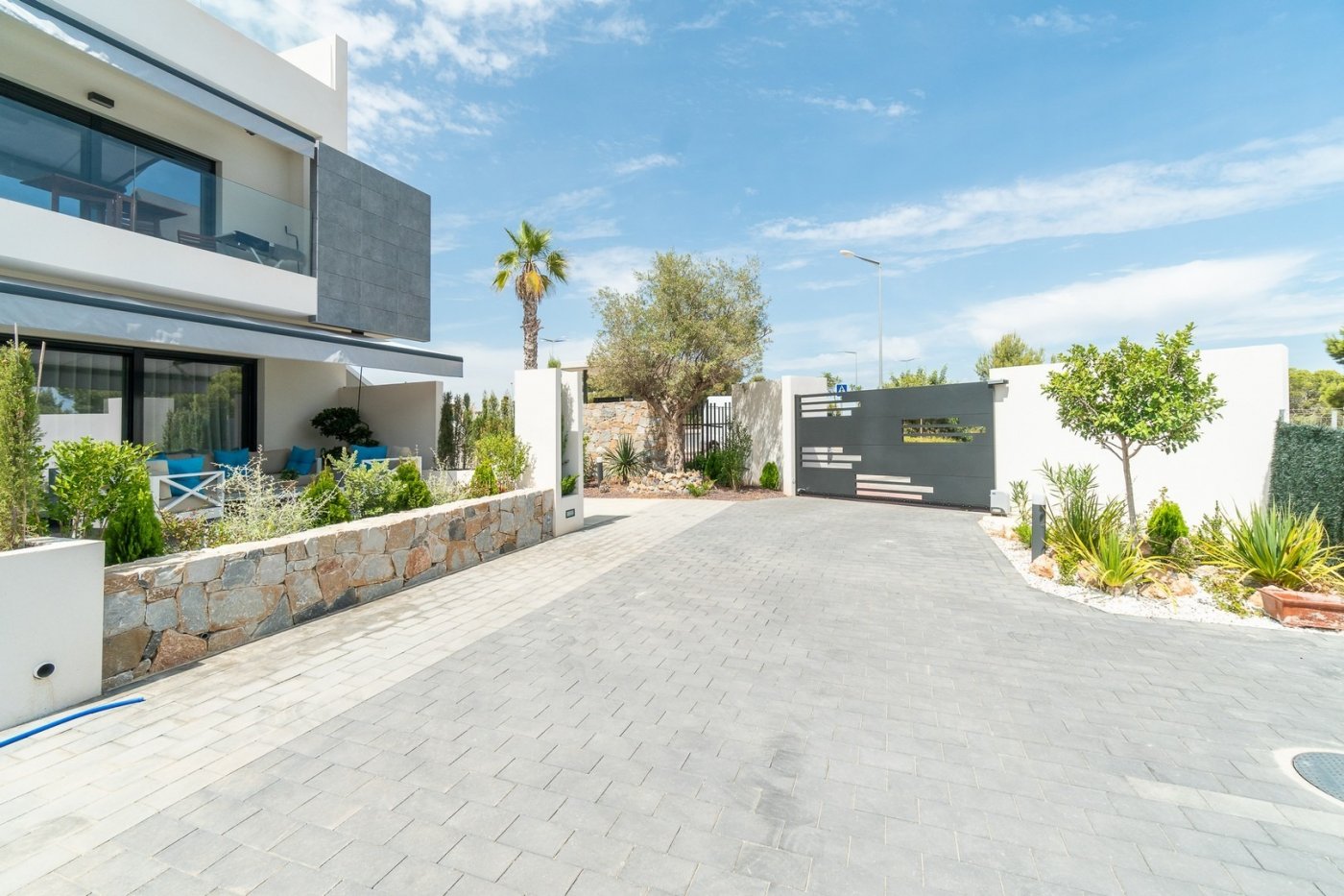 Bungalow op de bovenste verdieping met solarium in Torrevieja (Costa Blanca Zuid)