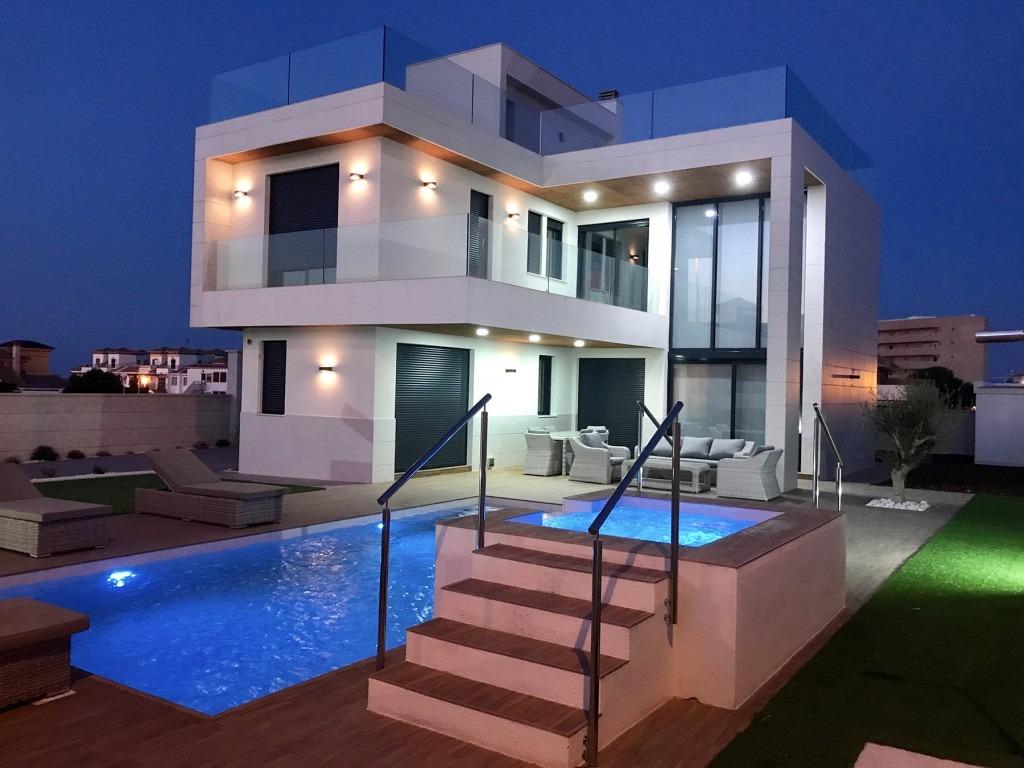 Villa for sale in Orihuela Costa