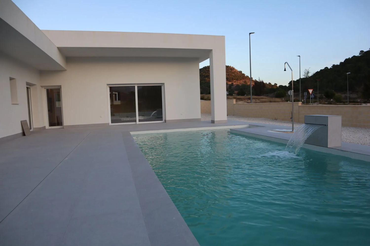 Villa de nouvelle construction sur un terrain de 500 m2 à La Romana (Alicante)