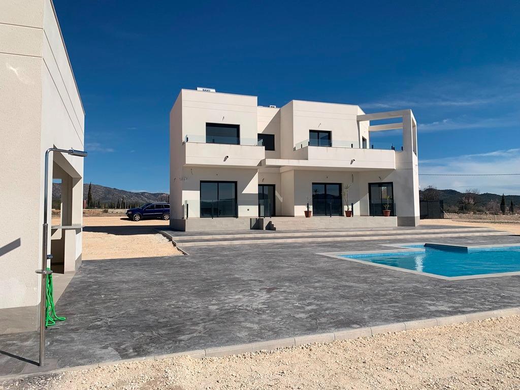 Villa for sale in Pinoso