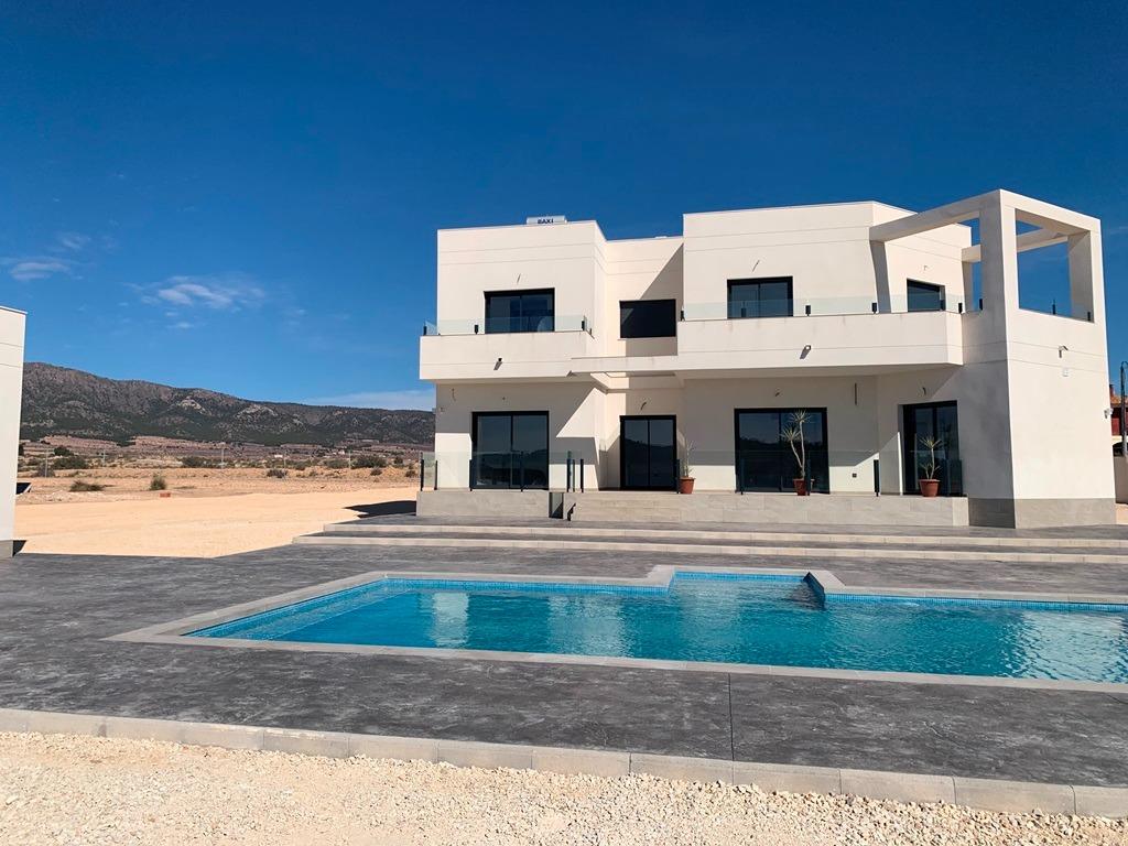 Villa for sale in Pinoso