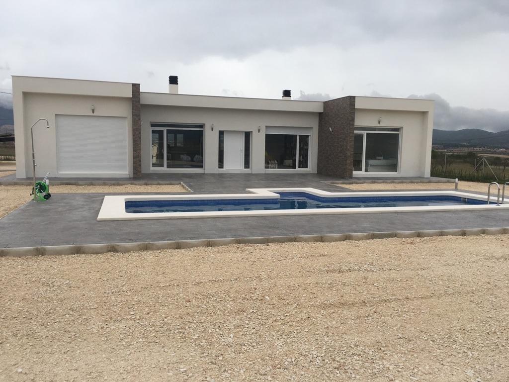 Villa for sale in Pinoso