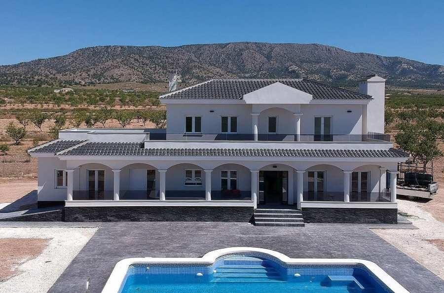 Villa for sale in Pinoso