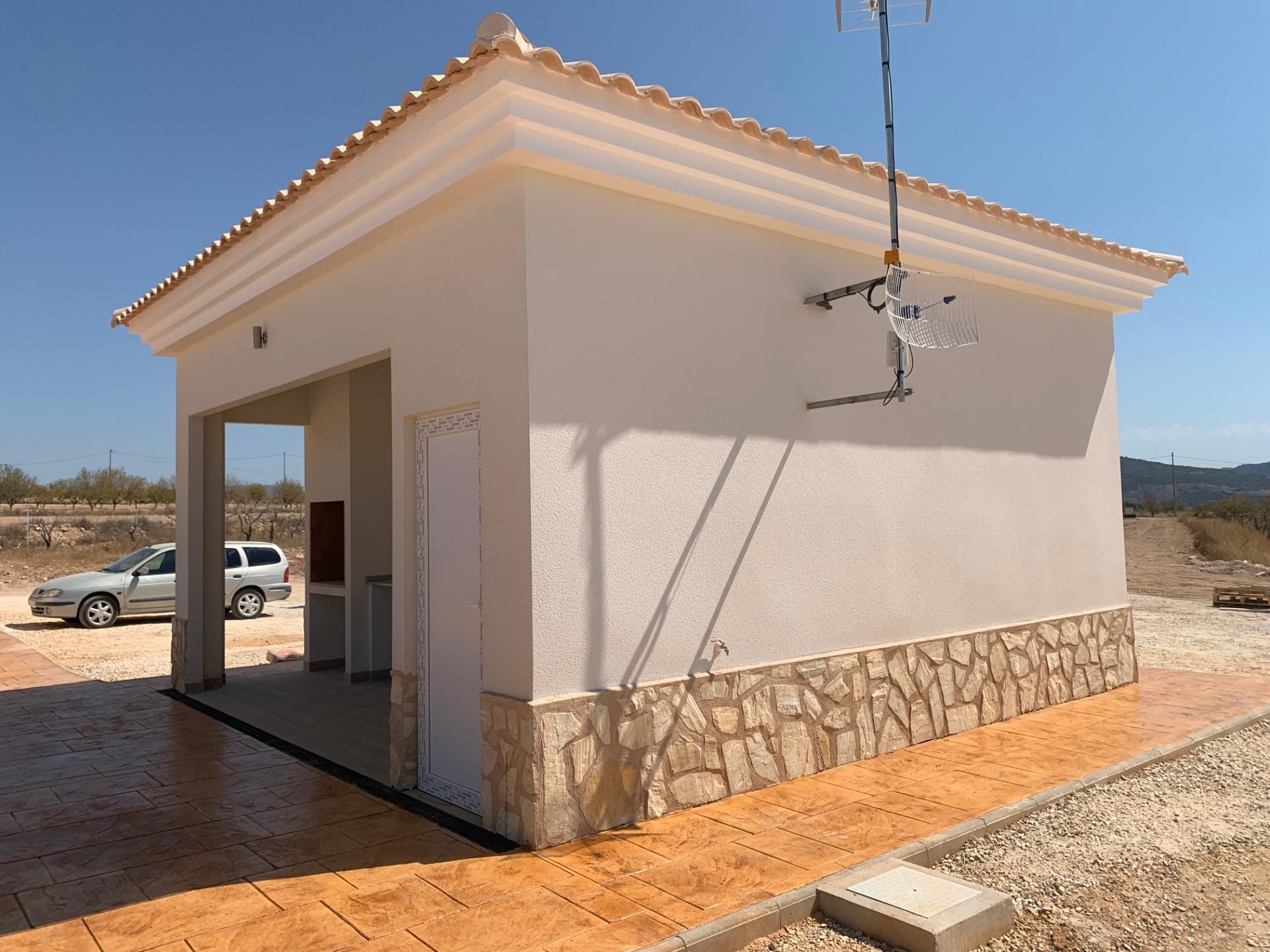 Villas de nouvelle construction sur des parcelles de 10 000 m2 à Pinoso (Alicante)