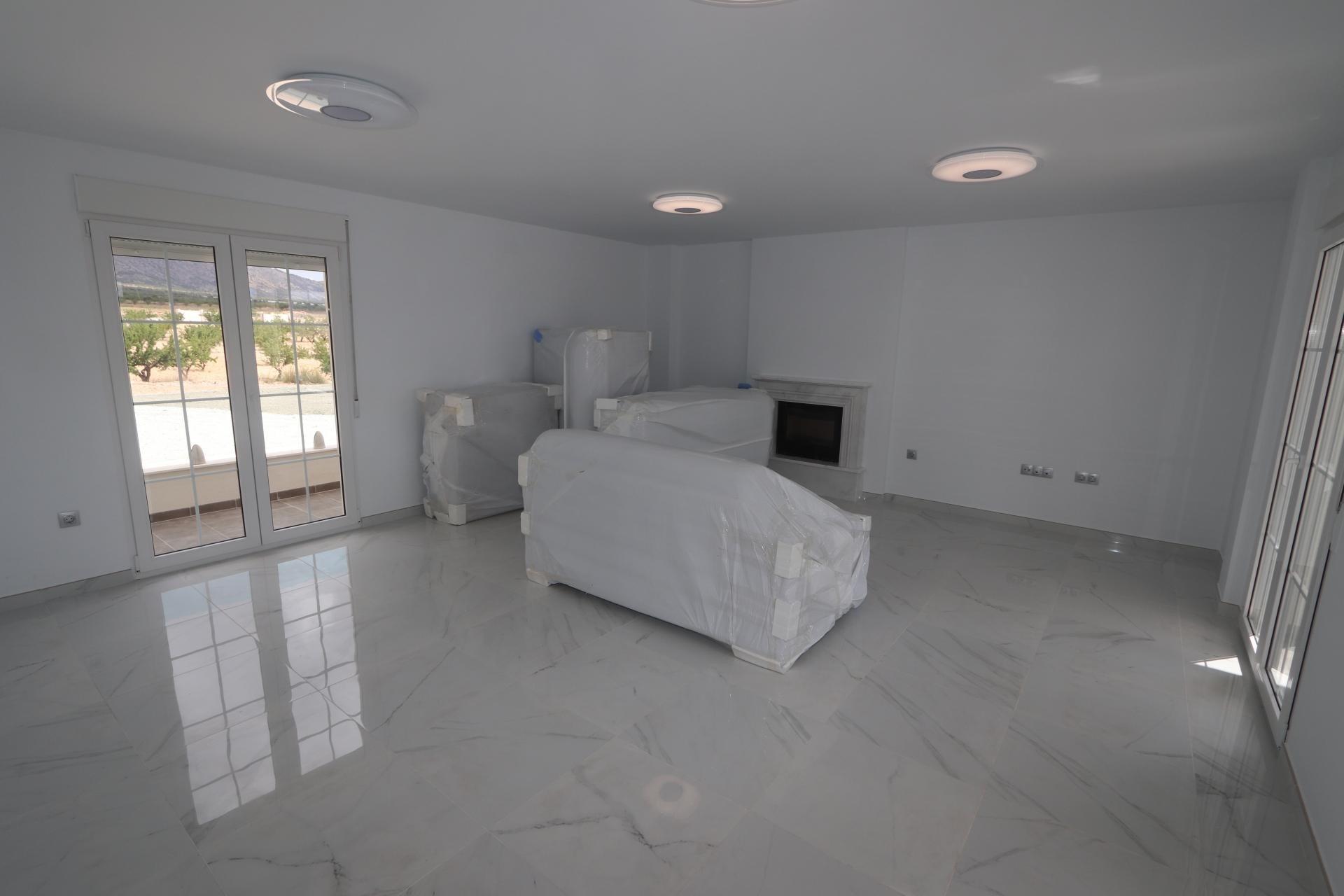 Villas de Obra Nueva en parcelas de 10.000 m2 en Pinoso (Alicante)