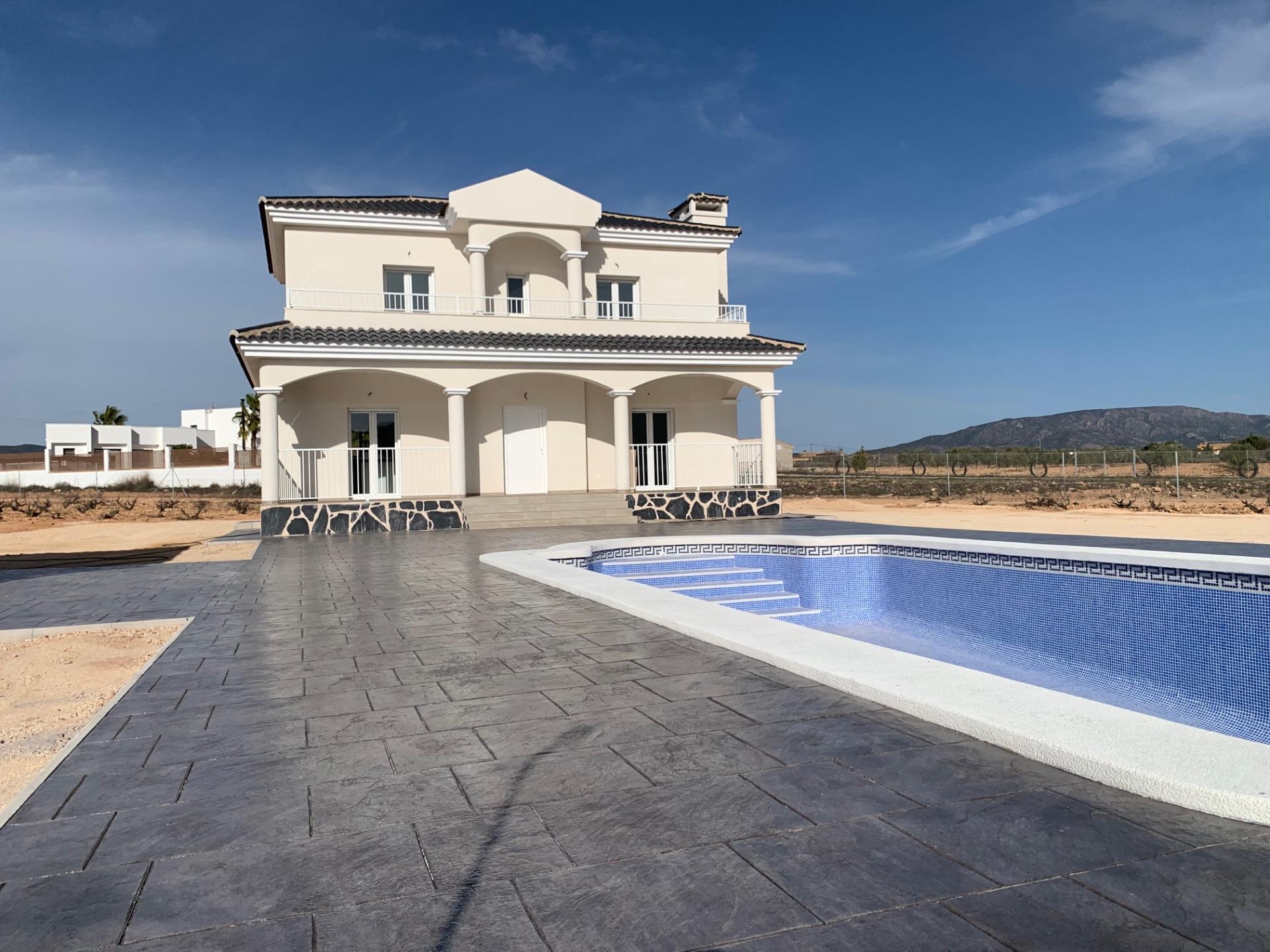 Villa for sale in Pinoso