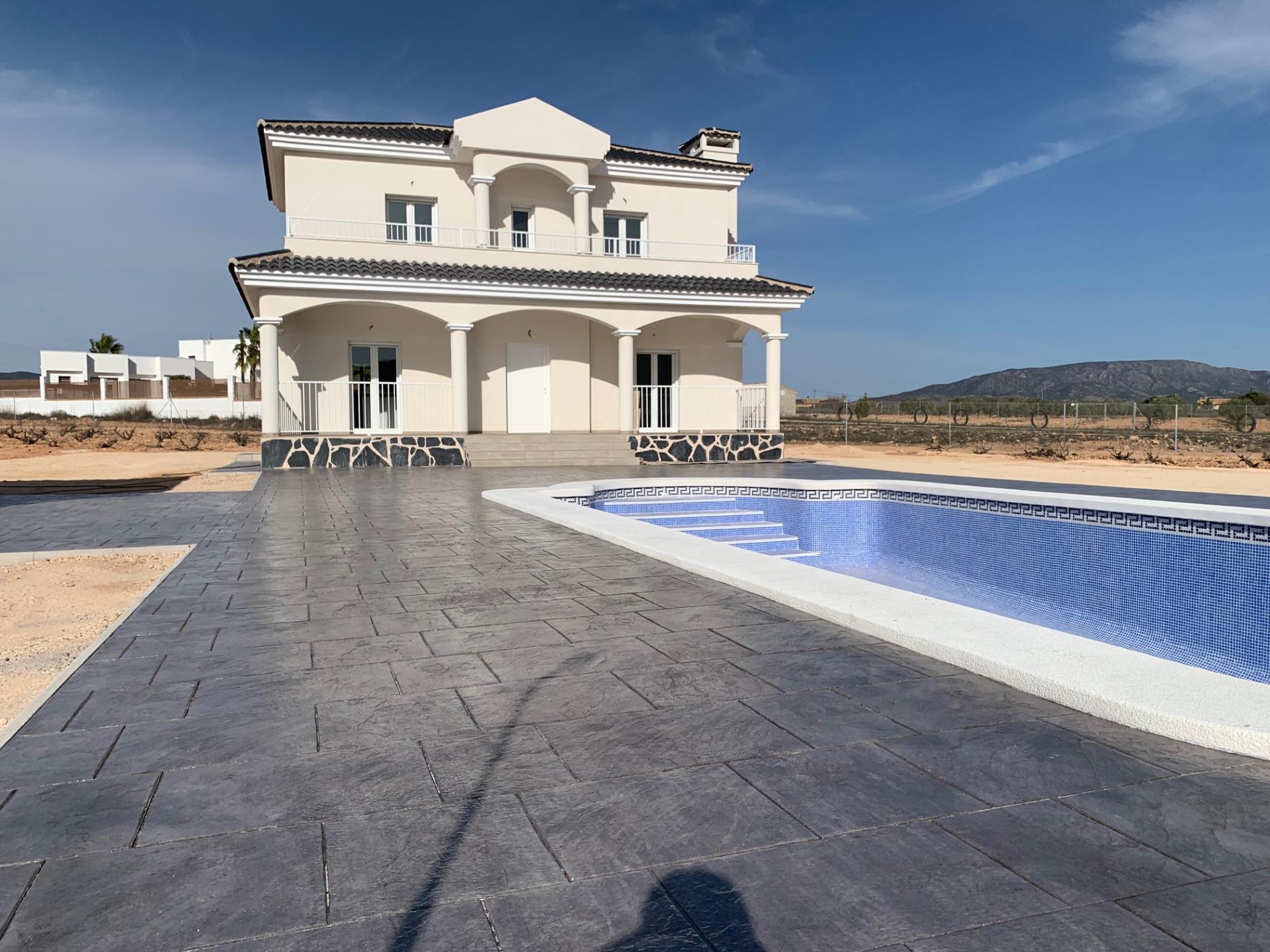 Villa for sale in Pinoso