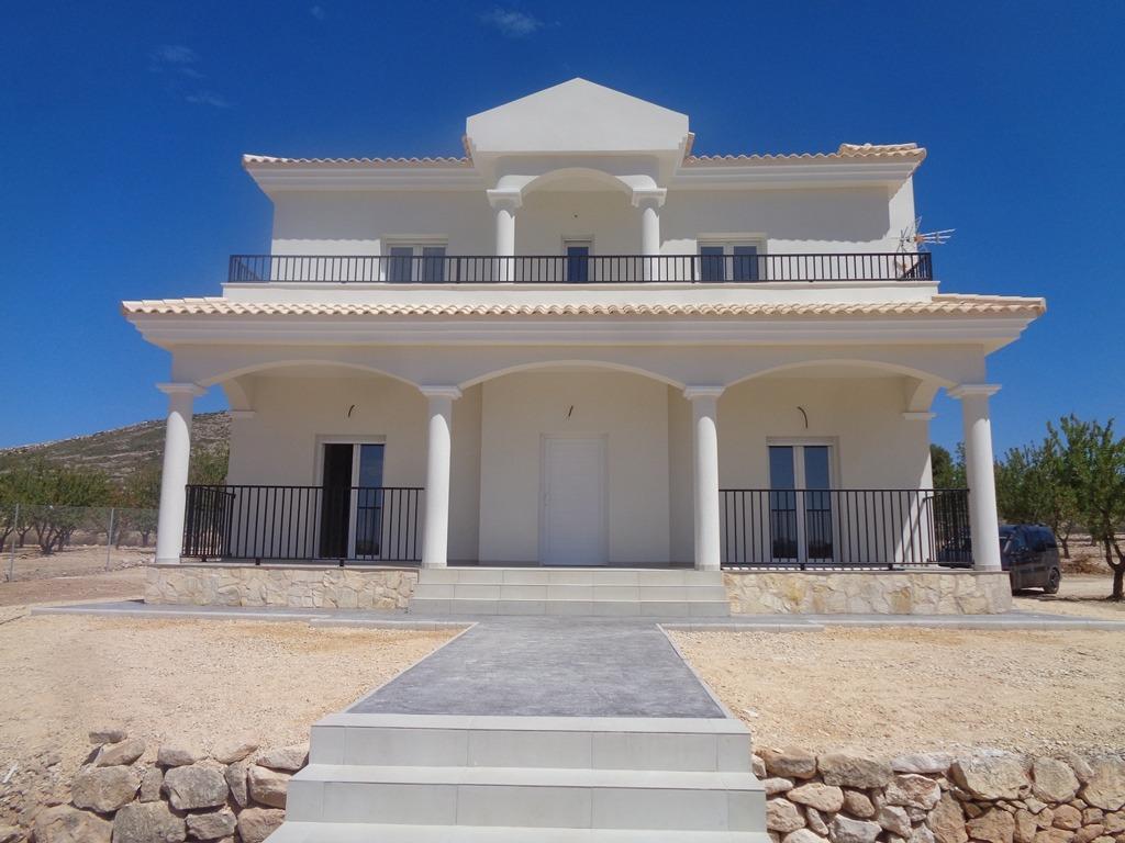 Villa for sale in Pinoso