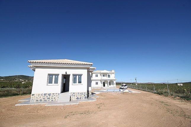 Villa for sale in Pinoso