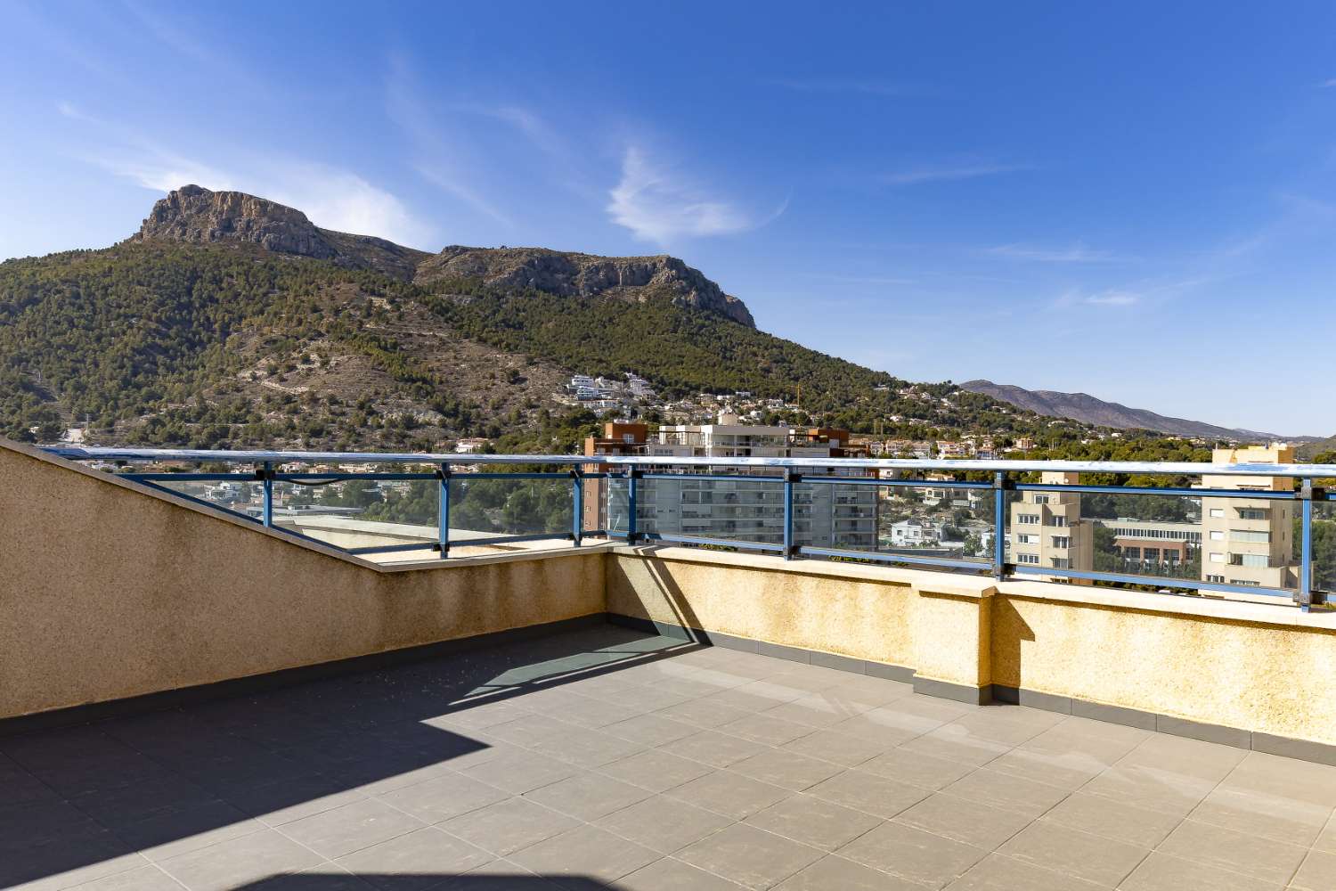 Luxury triplex penthouse with magnificent sea views in Calpe (Costa Blanca)