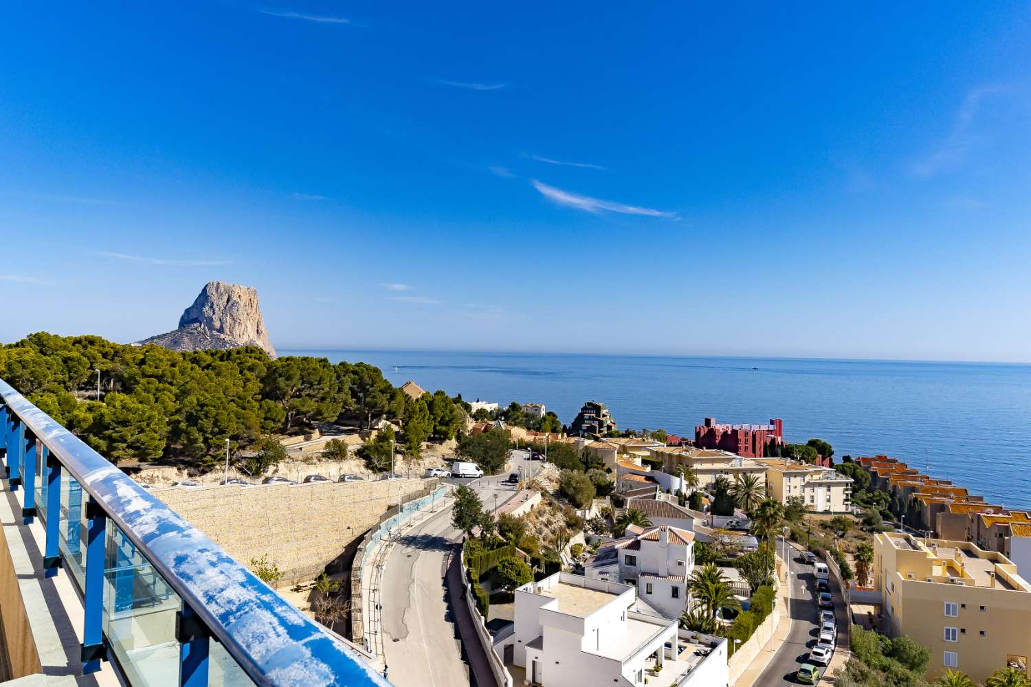 Luxe triplex penthouse met prachtig zeezicht in Calpe (Costa Blanca)