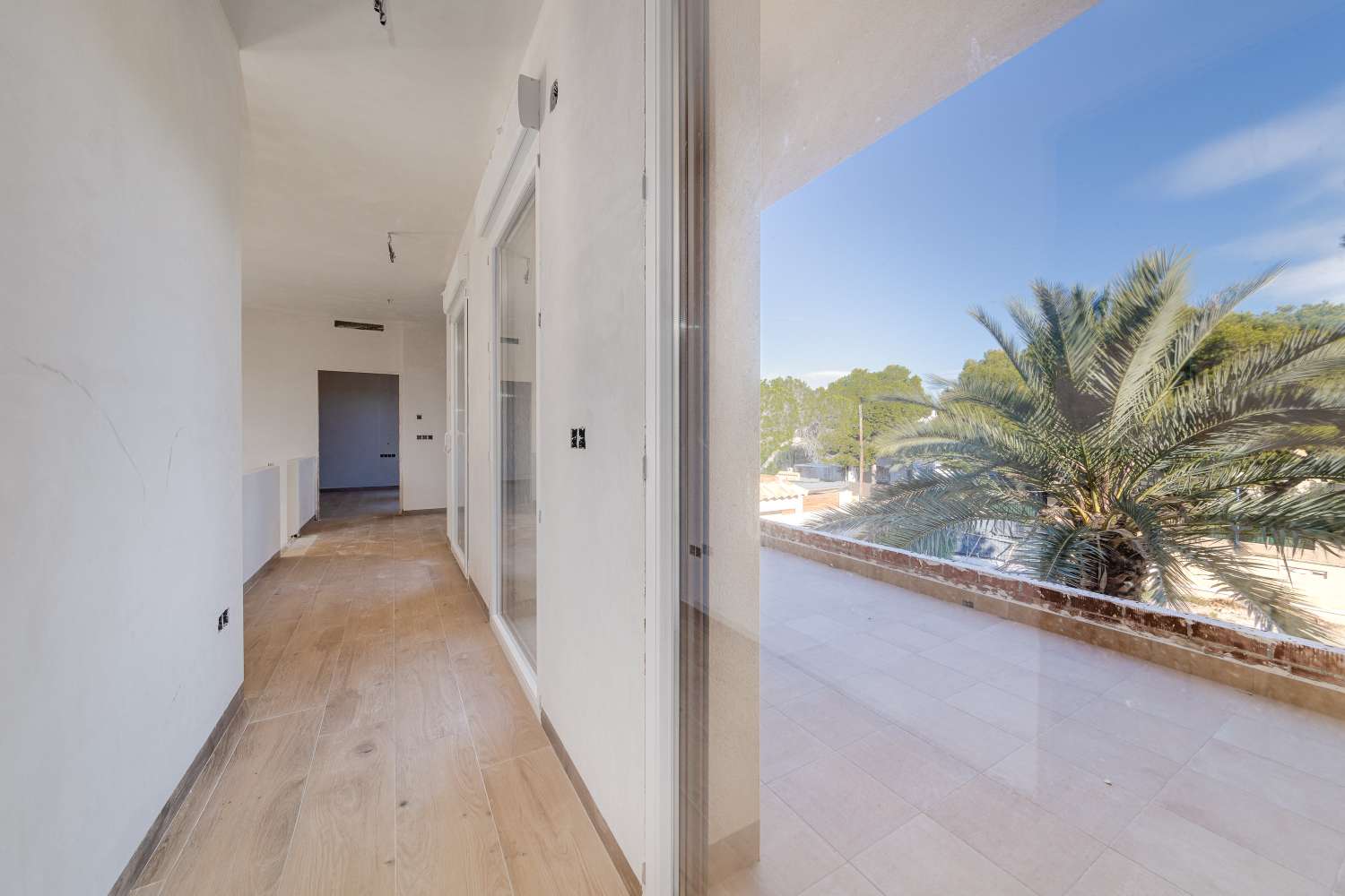 Luxe villa in aanbouw in Punta Prima-Orihuela Costa op 400 m van het strand (Costa Blanca Zuid)