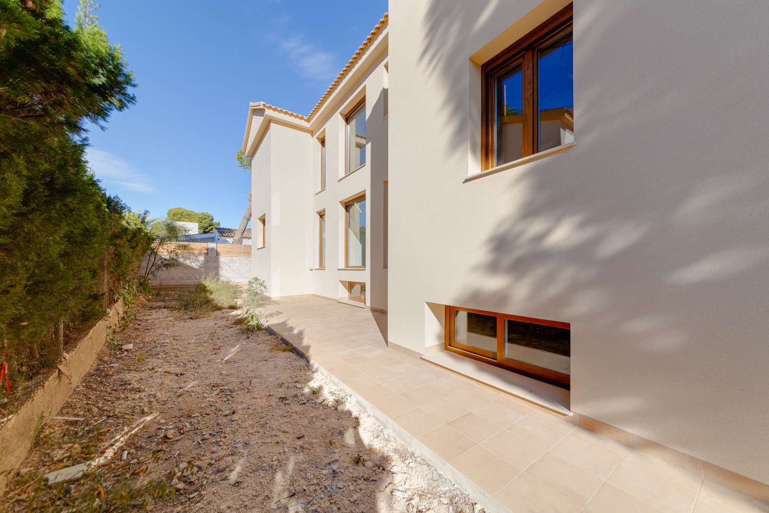 Luxury villa under construction in Punta Prima-Orihuela Costa 400 m from the beach (Costa Blanca South)