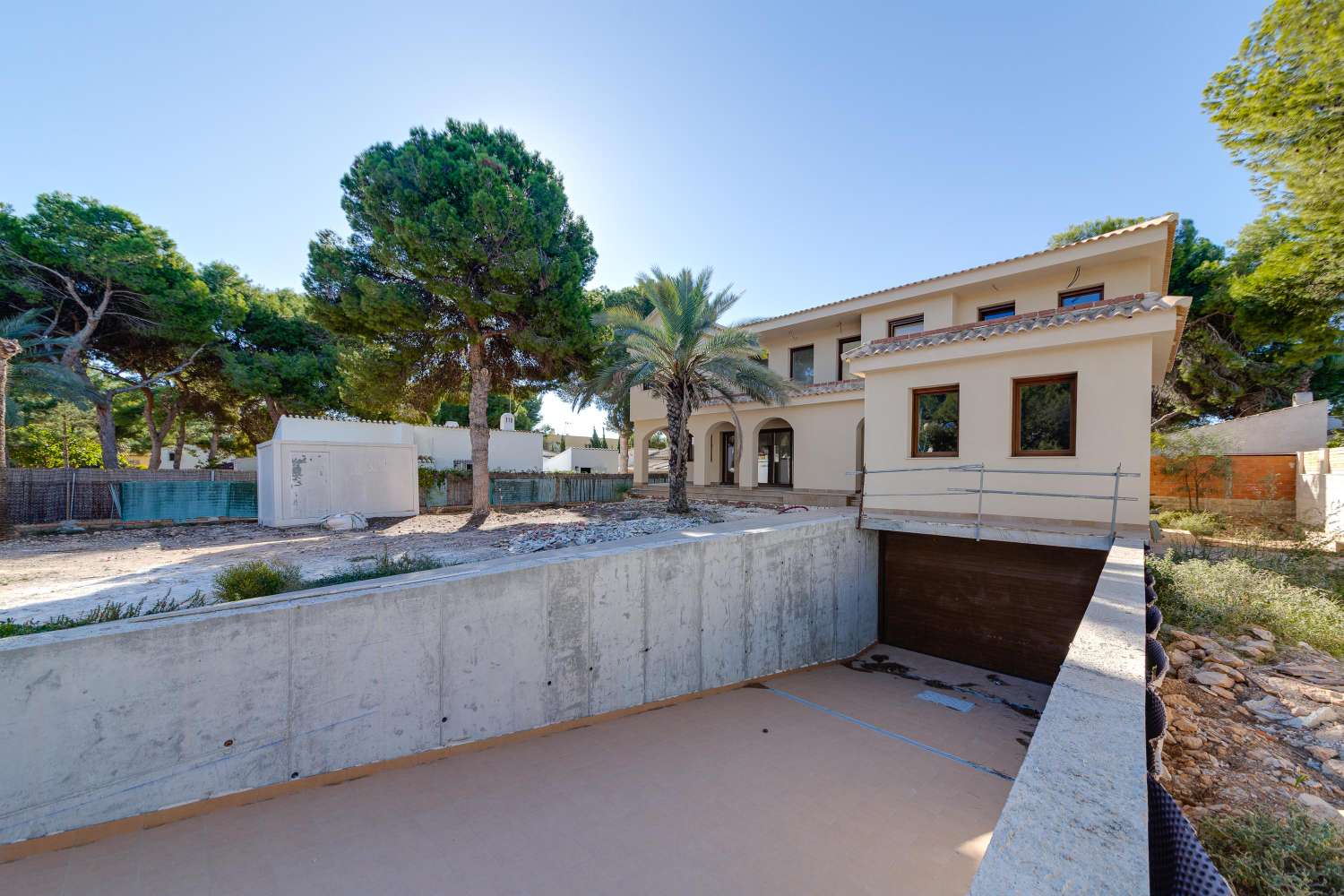 Luxusvilla im Bau in Punta Prima-Orihuela Costa, 400 m vom Strand entfernt (Costa Blanca Süd)