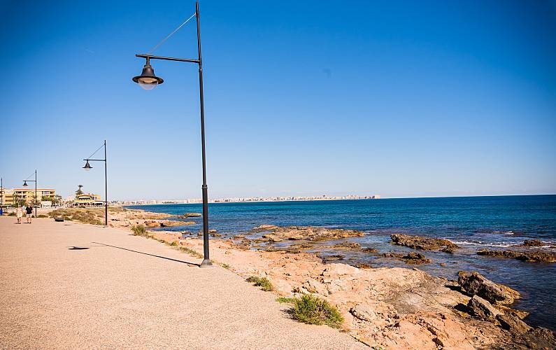 Luxusvilla im Bau in Punta Prima-Orihuela Costa, 400 m vom Strand entfernt (Costa Blanca Süd)