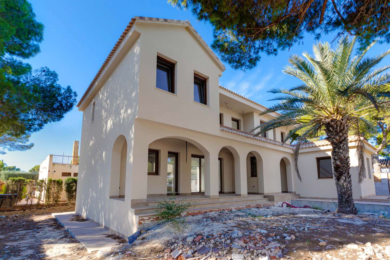 Luxe villa in aanbouw in Punta Prima-Orihuela Costa op 400 m van het strand (Costa Blanca Zuid)