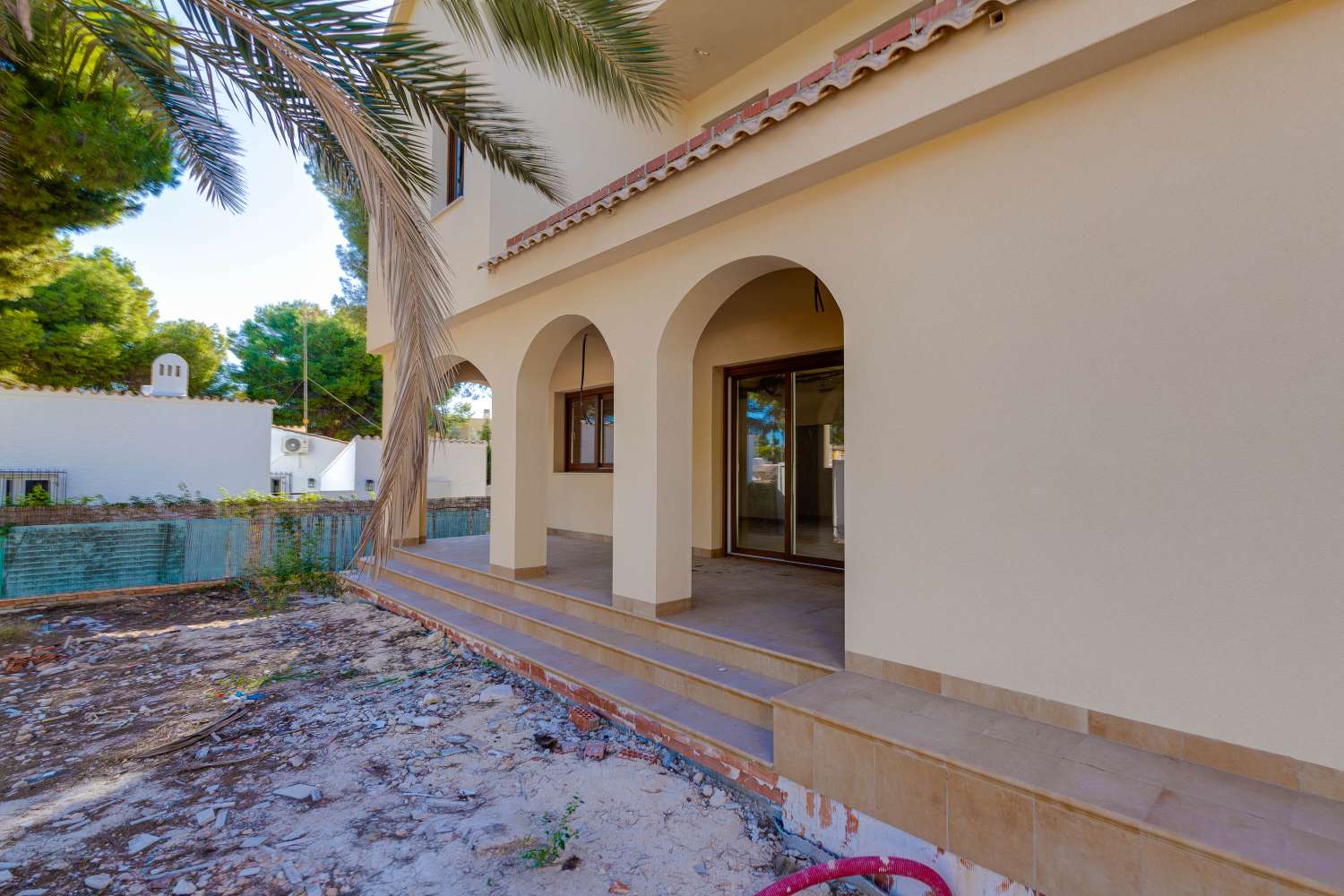 Villa de luxe en construction à Punta Prima-Orihuela Costa à 400 m de la plage (Costa Blanca Sud)