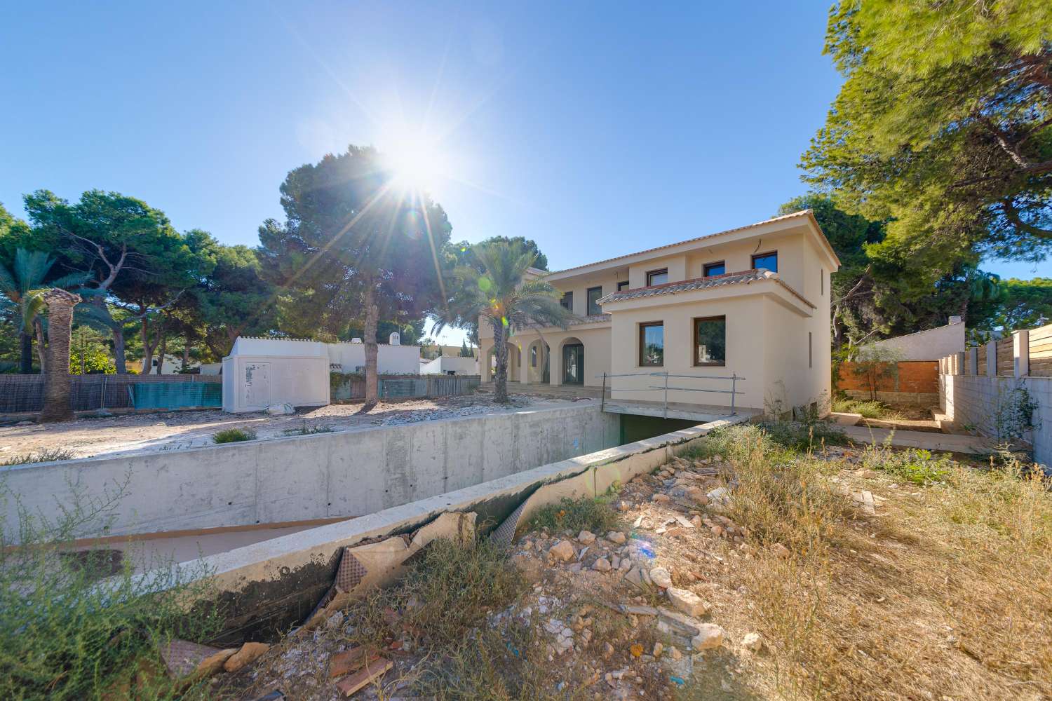 Villa de luxe en construction à Punta Prima-Orihuela Costa à 400 m de la plage (Costa Blanca Sud)