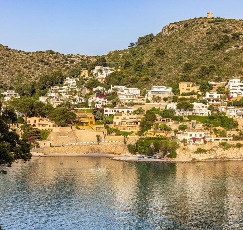 VILLA MIT PANORAMA-MEERBLICK ZU VERKAUFEN IN EL PORTET IN MORAIRA