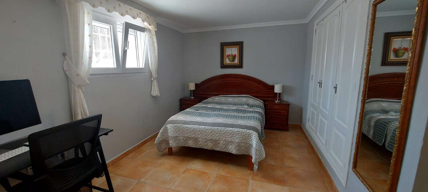 Villa with independent studio, pool and sea views in Calpe (Costa Blanca)