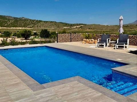 Villa for sale in Hondón de las Nieves