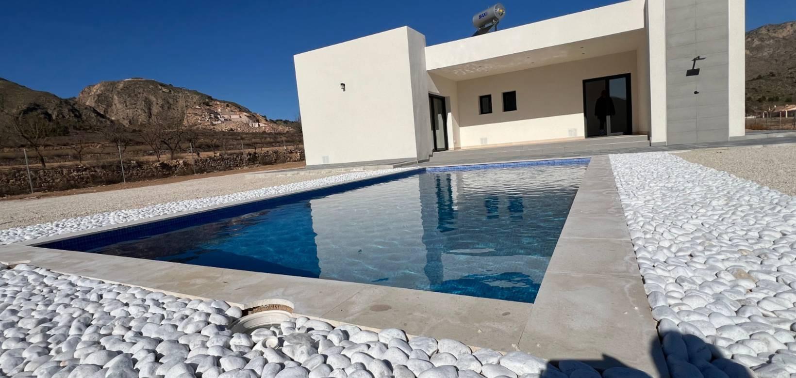 Villa en venta en Hondón de las Nieves