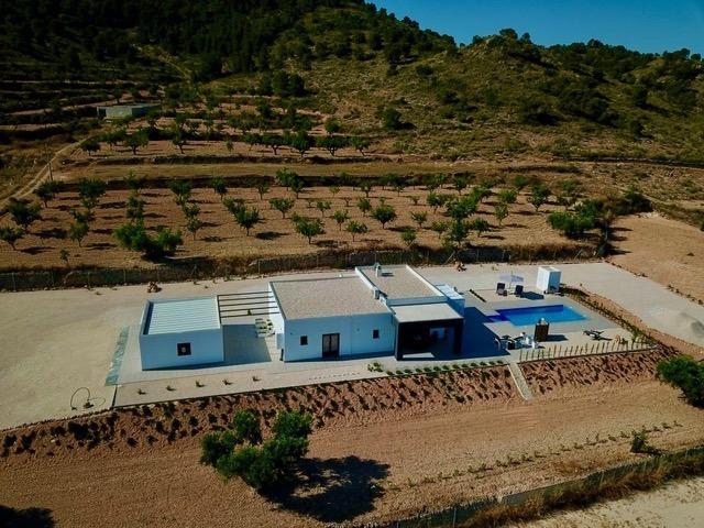 Villa for sale in Hondón de las Nieves