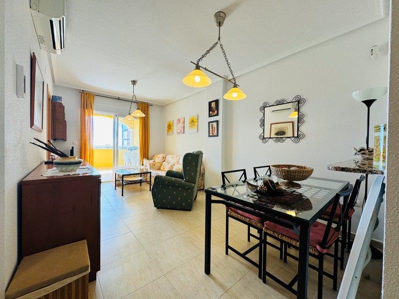 Spacious apartment with 2 bedrooms and 2 bathrooms in Torremar 4