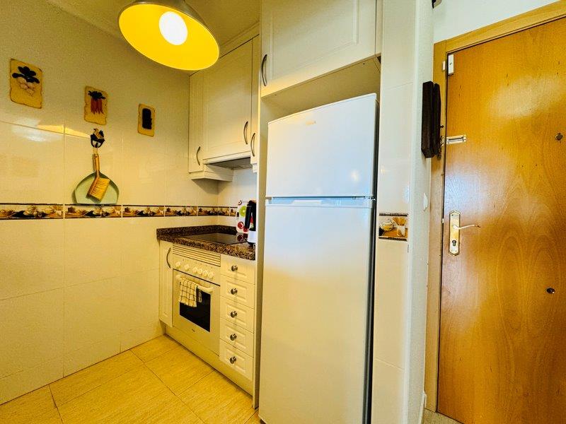 Geräumiges Apartment mit 2 Schlafzimmern und 2 Bädern in Torremar 4