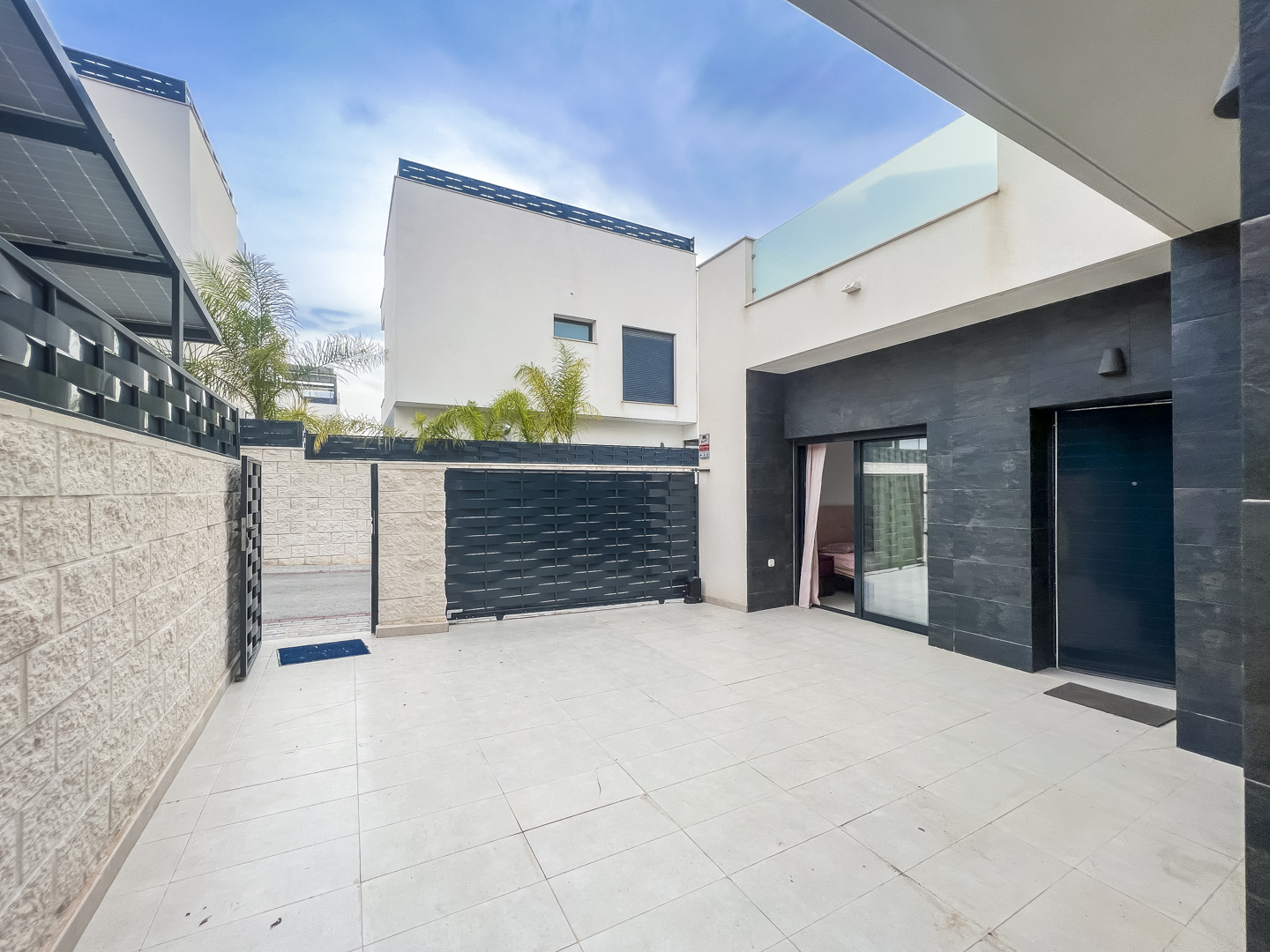 Villa individuelle avec 3 chambres, 2 salles de bains, 1 toilette, piscine à Benijofar (Alicante)