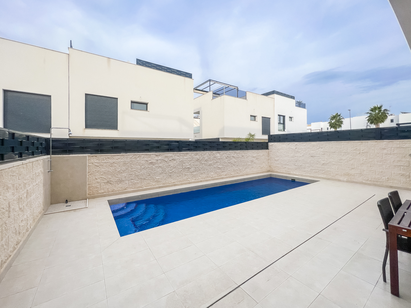 Villa individuelle avec 3 chambres, 2 salles de bains, 1 toilette, piscine à Benijofar (Alicante)