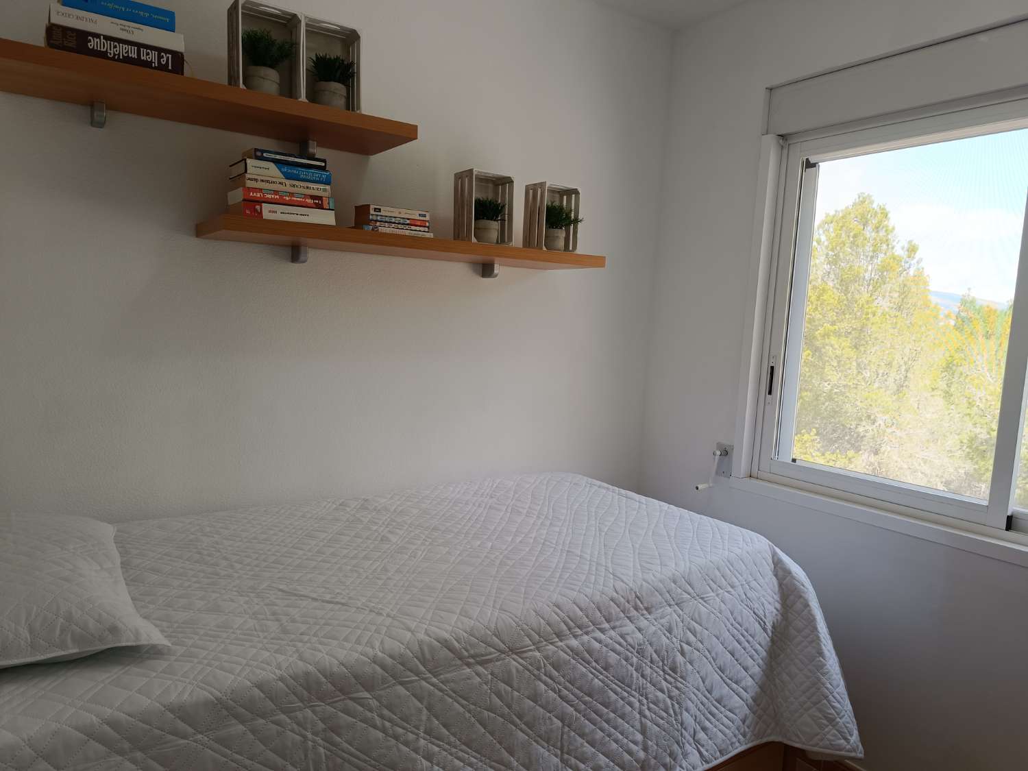 Atico-dúplex con 3 dormitorios, 2 parkings y piscina en residencial privado en Calpe (Alicante)