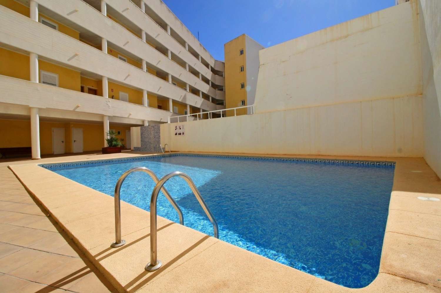 Apartamento 2 dormitorios, 2 baños, piscina y a 350 m del mar en Calpe (Costa Blanca)