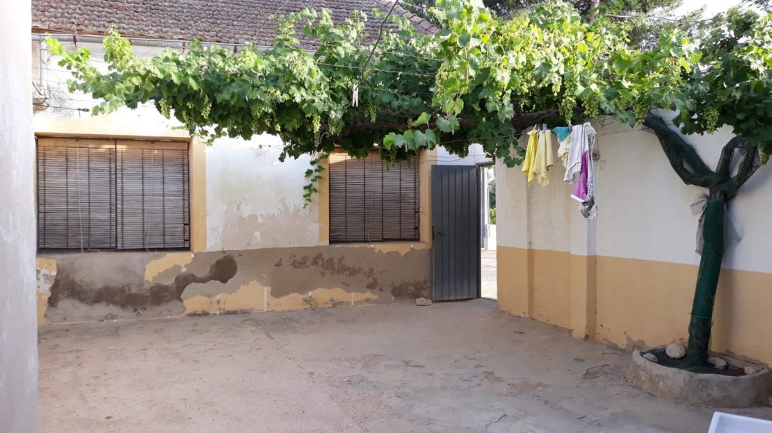 Country Property en venda in Daya Nueva