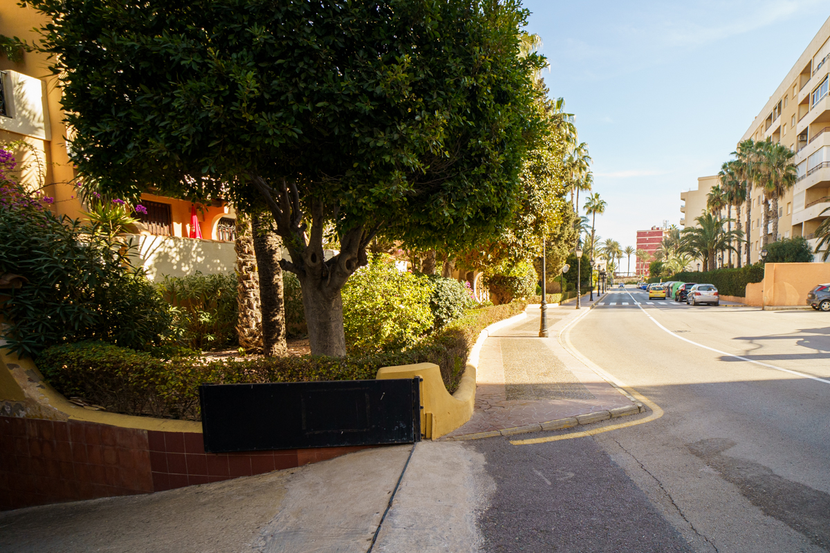 Duplex penthouse 300 meters from the sea, with garage and storage room in Torrevieja (Costa Blanca South)