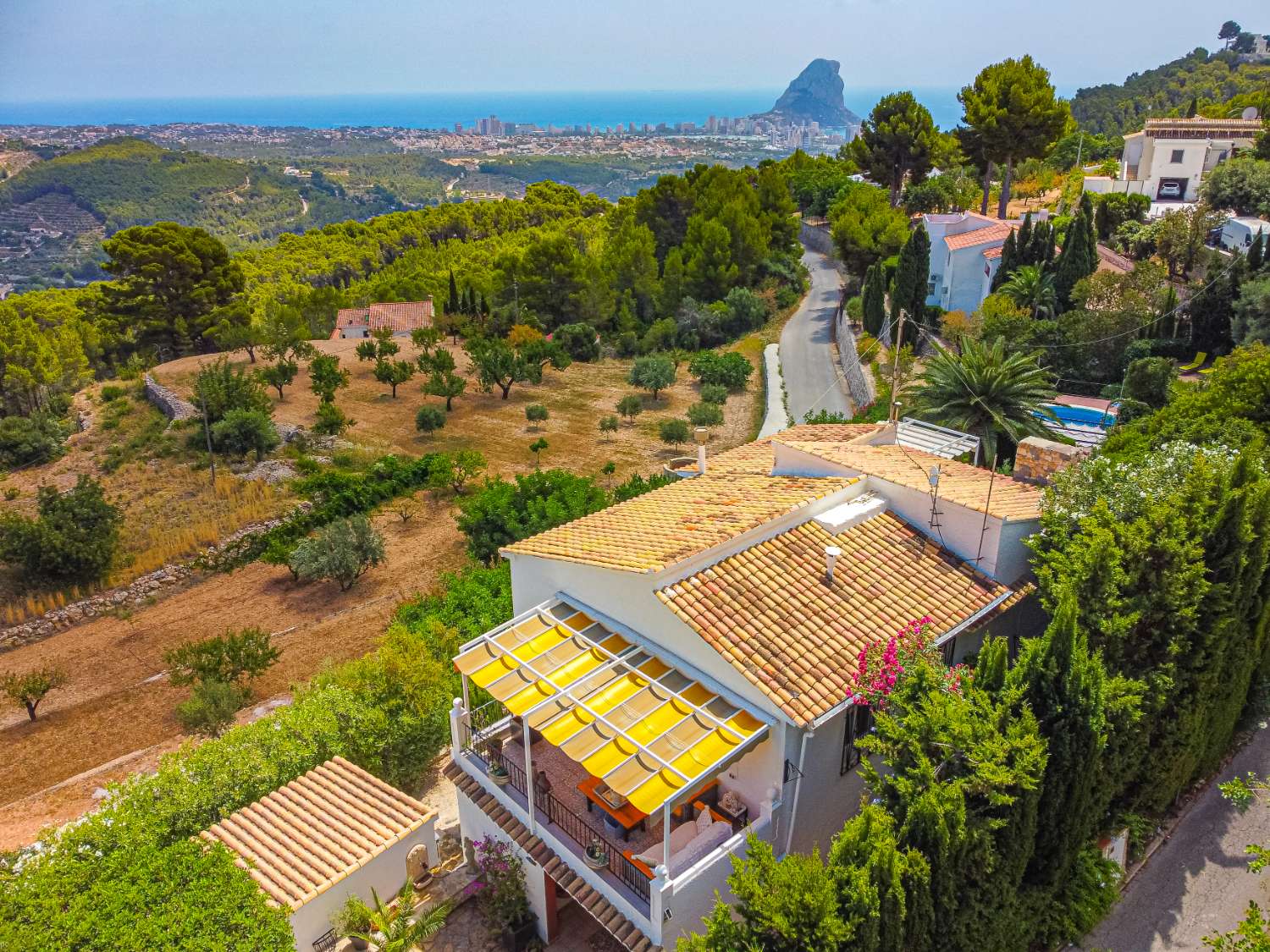 Renovierte unabhängige Villa mit Panoramablick in Calpe (Costa Blanca)