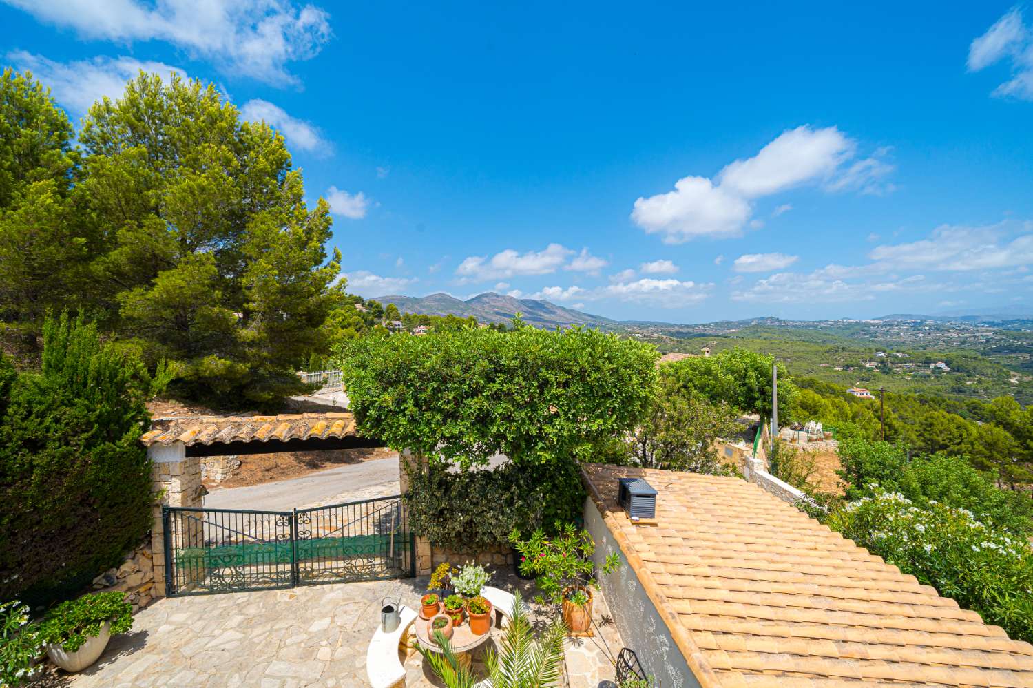 Renovierte unabhängige Villa mit Panoramablick in Calpe (Costa Blanca)