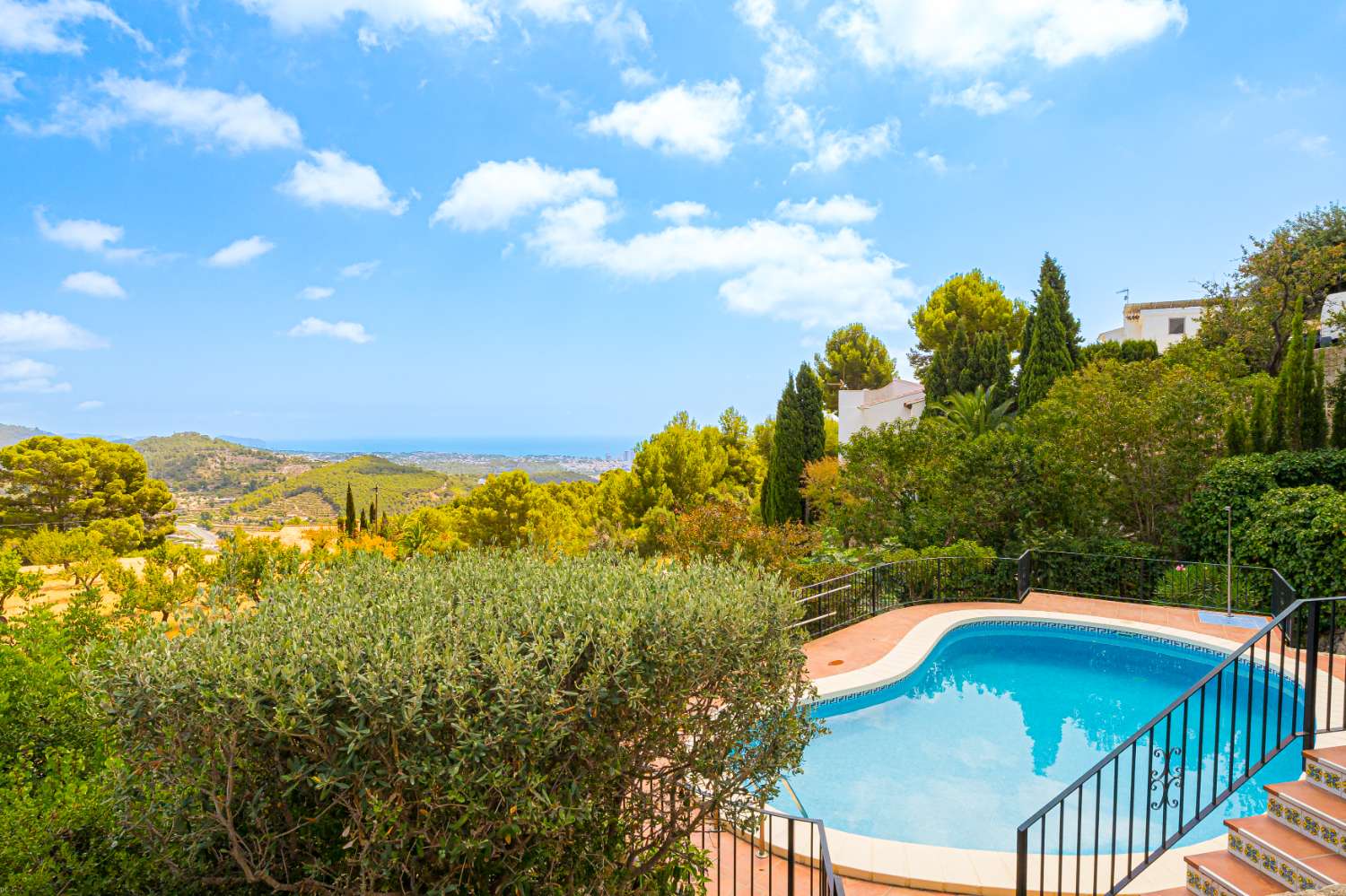 Chalet independiente reformado con vistas panorámicas en Calpe (Costa Blanca)