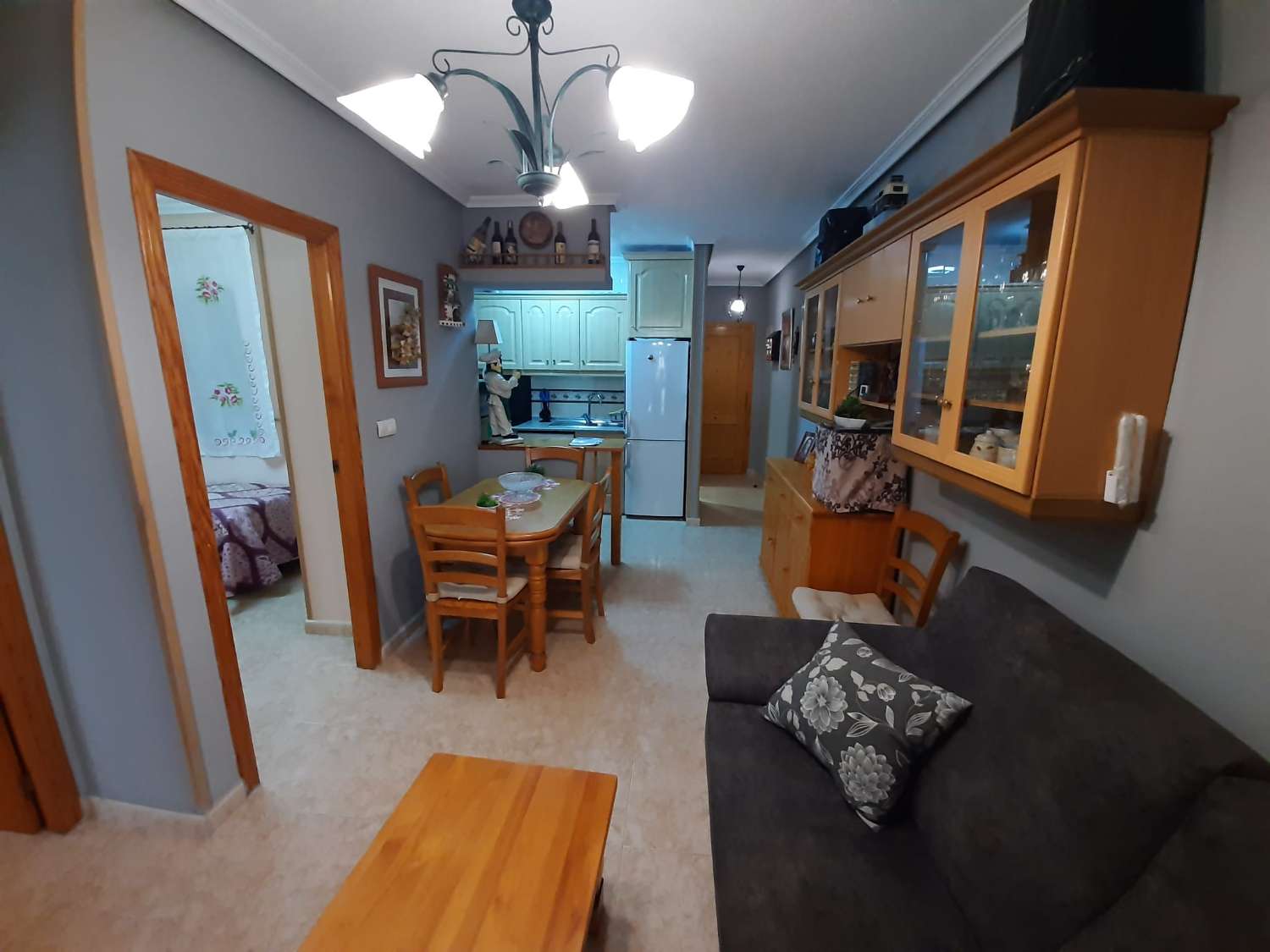 Appartement de 2 chambres au rez-de-chaussée avec piscine à 800 m de la mer et à côté de tous les services à Torrevieja (Costa Blanca Sud)