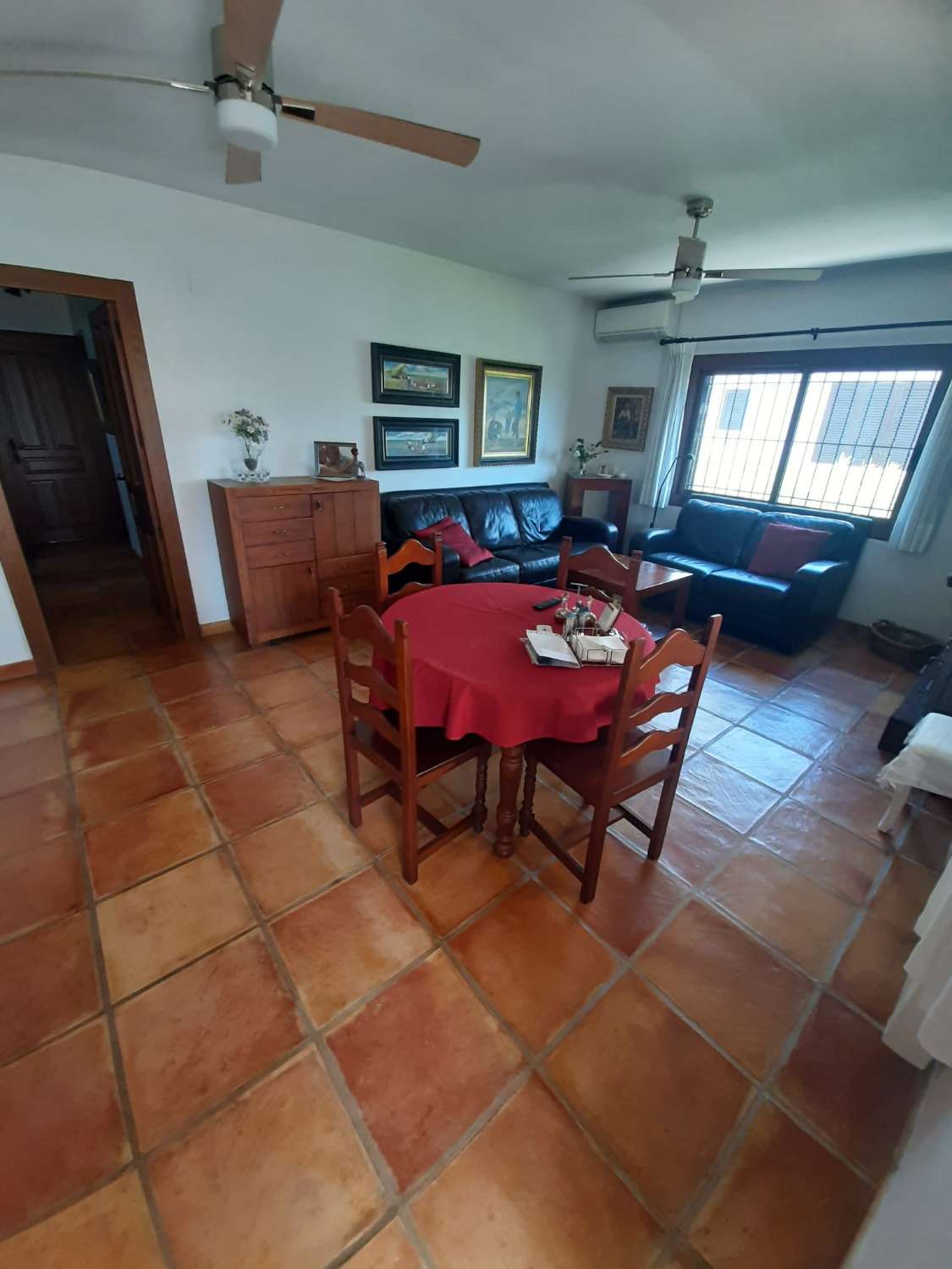 Freistehende Villa mit 4 Schlafzimmern, 400 m vom Strand entfernt in Orihuela Costa (Costa Blanca Süd)