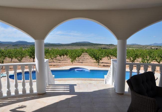 Villa for sale in Pinoso