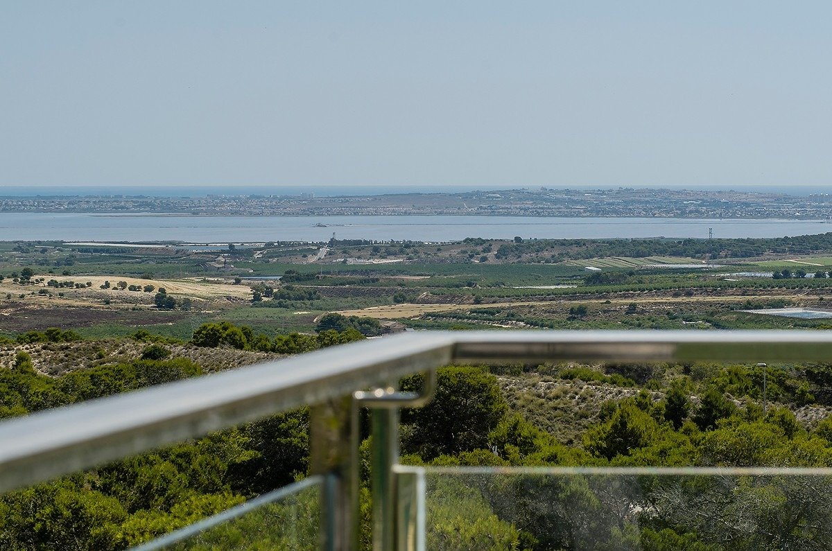 Бунгало в продаже в San Miguel de Salinas